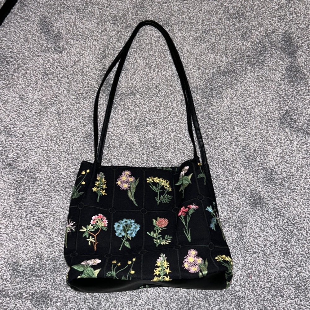Black Floral Purse NWOT